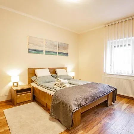 Apartment Luxurious Apt With Terrace, Garden Activities, Bbq