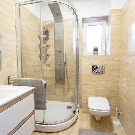 Luxurious Apt With Terrace, Garden Activities, Bbq Apartment *
