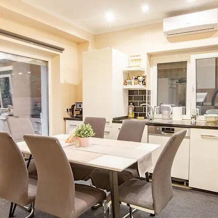 Apartment Luxurious Apt With Terrace, Garden Activities, Bbq Siofok