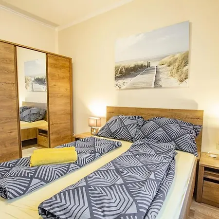 Apartment Luxurious Apt With Terrace, Garden Activities, Bbq