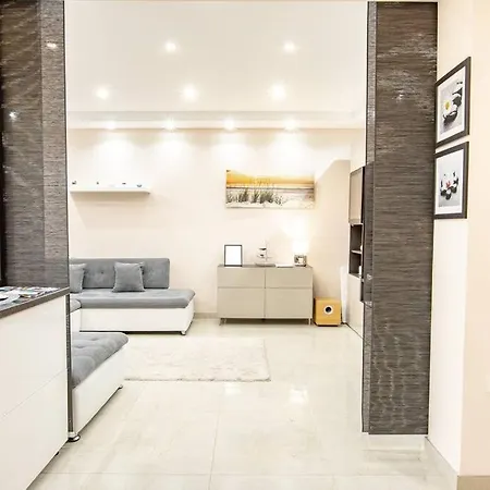 Apartment Luxurious Apt With Terrace, Garden Activities, Bbq *